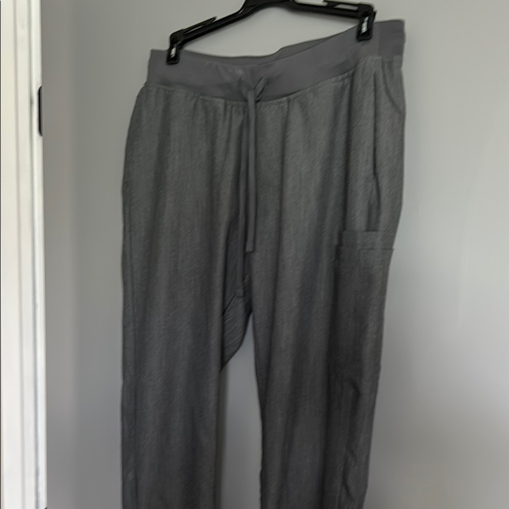 Mandala gray scrub pants size medium